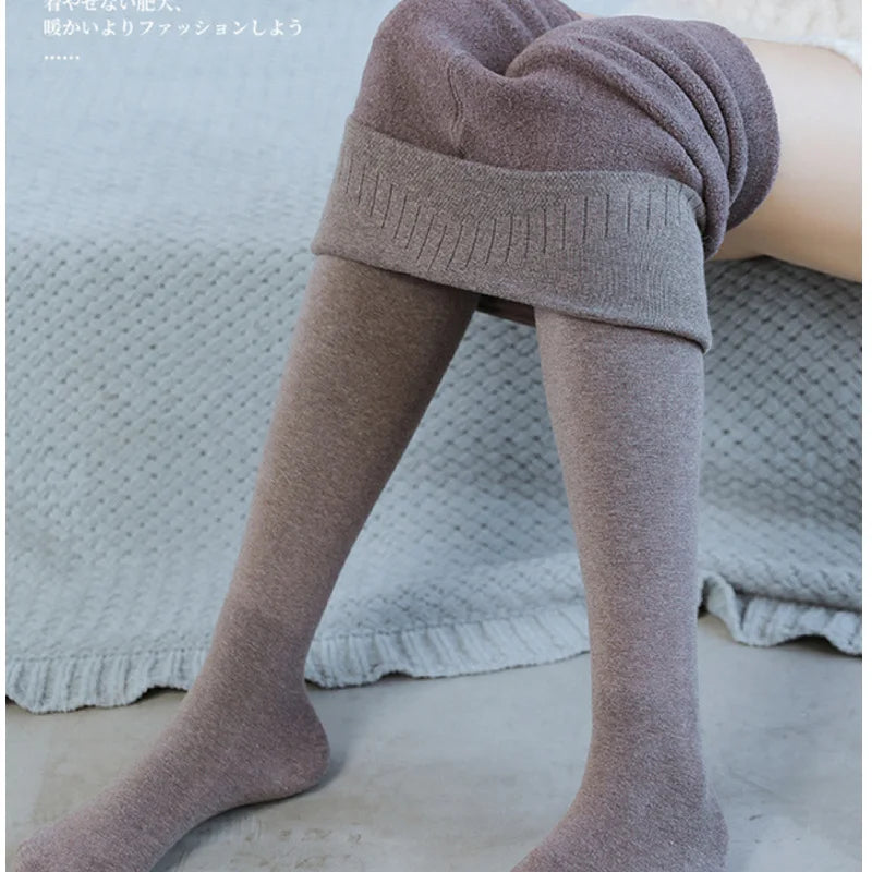 High-waisted cashmere leggings for women by Corporación Turística, soft and cozy, shown in a neutral color.