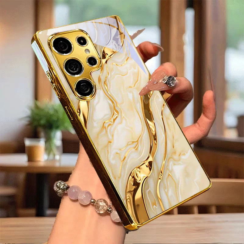 Gold phone case for Samsung A23, A33, A53, A73, and A14 from Corporación Turística, shown on a smartphone.