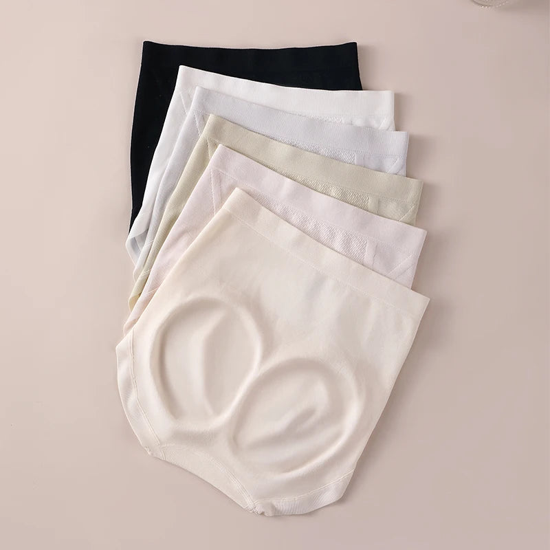 Sports women's briefs from Corporación Turística with a front lining, designed for comfort and support during active wear.
