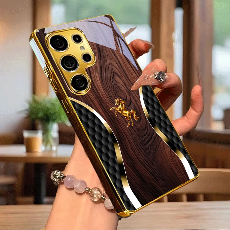 Luxury elegant phone case with gold coating, designed by Corporación Turística, showcasing a sophisticated protective cover.