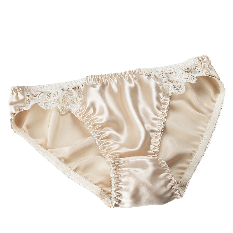 Silk women's underwear made from mulberry silk, featuring comfortable bragas design with smooth, luxurious fabric for everyday wear.