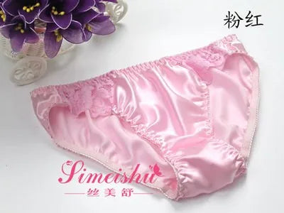 Silk women's underwear made from mulberry silk, featuring comfortable and elegant design by Corporación Turística.