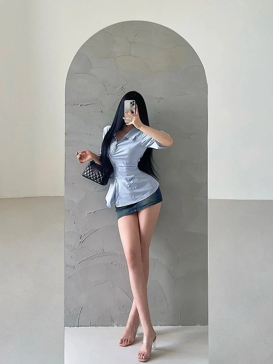 Women's safety denim miniskirt, stylish and durable, featuring secure design and classic denim look from Corporación Turística.