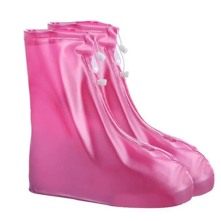 Silicone waterproof shoe cover for men and women, flexible and transparent, designed to protect footwear from rain and mud.