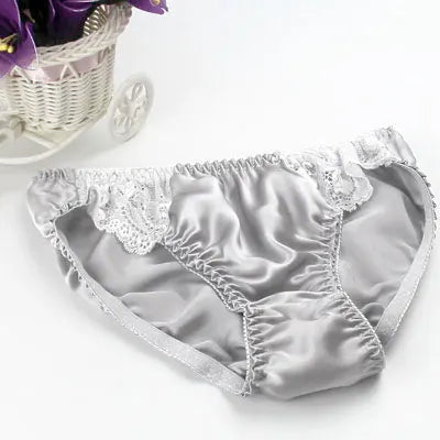 Silk women's underwear made from mulberry silk, soft and comfortable, featuring delicate design and smooth fabric from Corporación Turística.