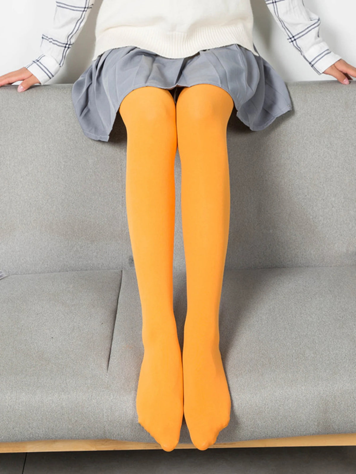 High-elasticity women's tights in 80D with pastel colors, featuring smooth, comfortable fabric from Corporación Turística.