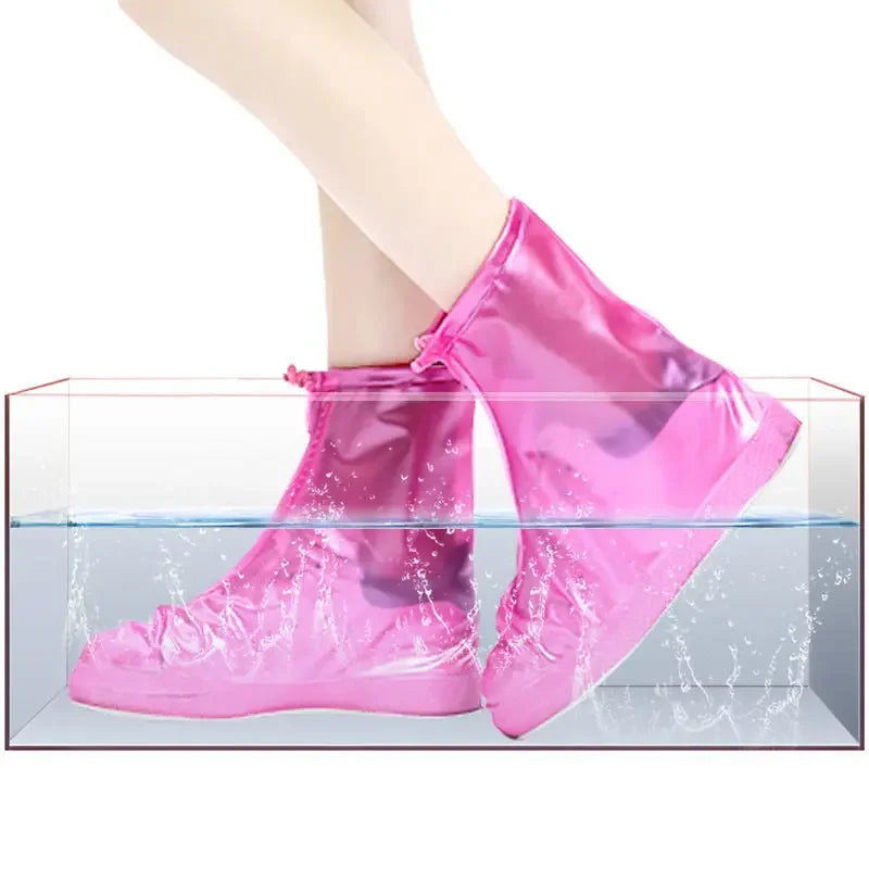 Silicone waterproof shoe cover for men and women, black, flexible, and snug-fitting, ideal for protecting footwear from rain and mud.