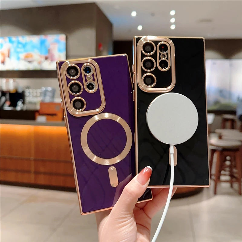 Luxury Samsung Galaxy S24 Ultra Magsafe clear protective case with gold-plated frame by Corporación Turística.