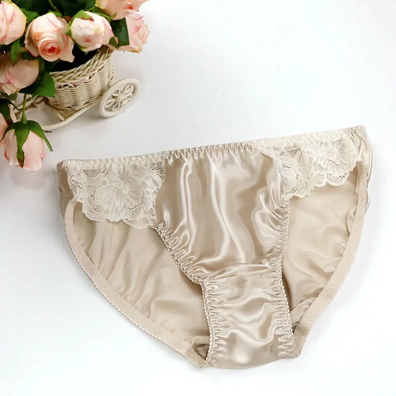 Silk women's underwear made from 100% mulberry silk, featuring soft, smooth fabric with elegant design for comfortable wear.