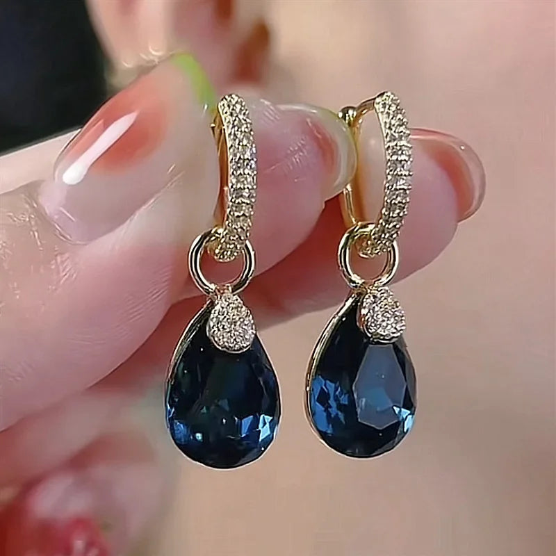 Exquisitos pendientes colgantes de cristal en forma de go...