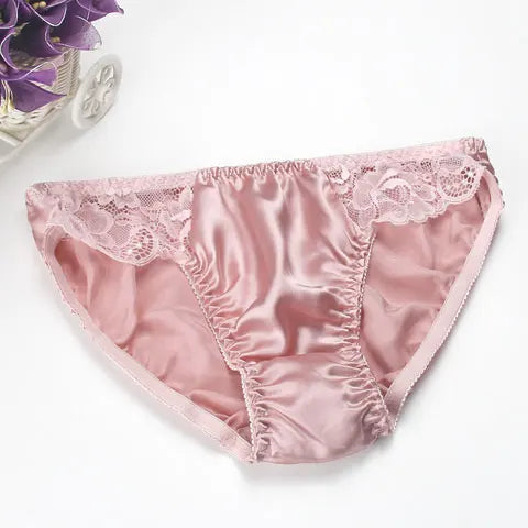 Silk women's underwear made from 100% mulberry silk featuring a comfortable and elegant design.