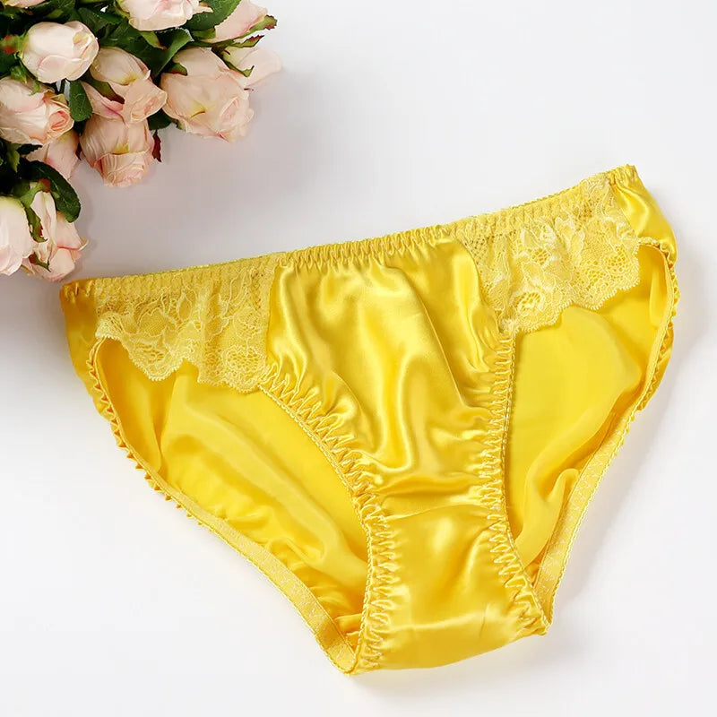 Silk women's underwear made from 100% mulberry silk, featuring comfortable and luxurious design by Corporación Turística.