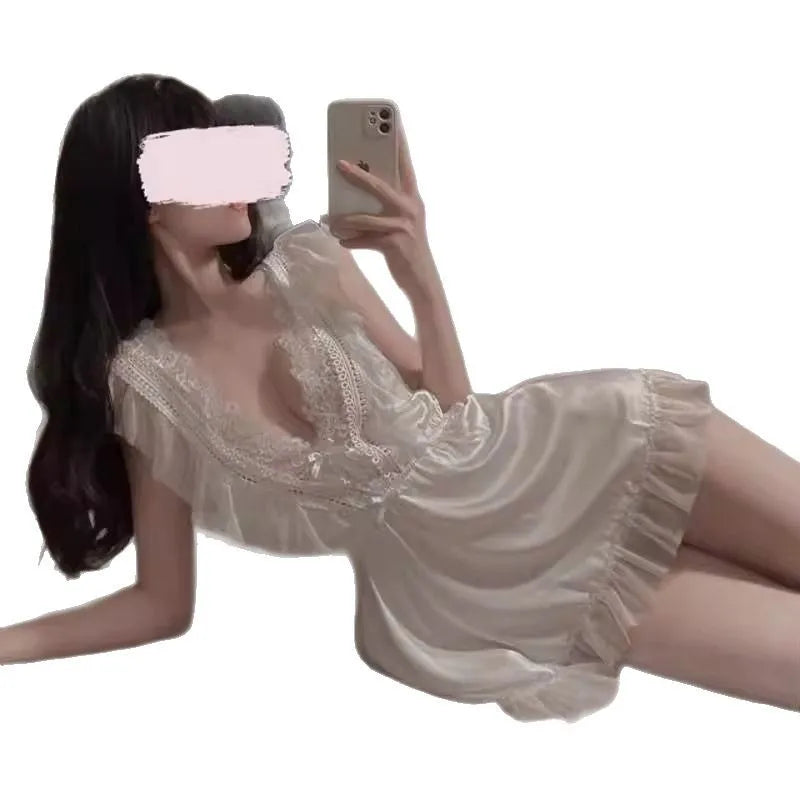 Sexy lace strap dress in spring-summer style, featuring delicate details, perfect for warm-weather fashion by Corporación Turística.