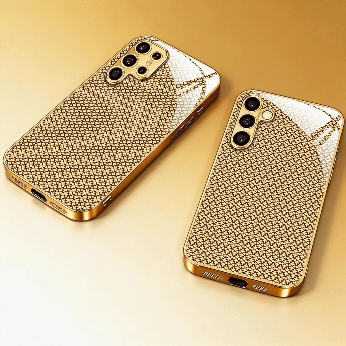 Clear geometric gold 2D phone case by Corporación Turística, showcasing a stylish design on a smartphone.