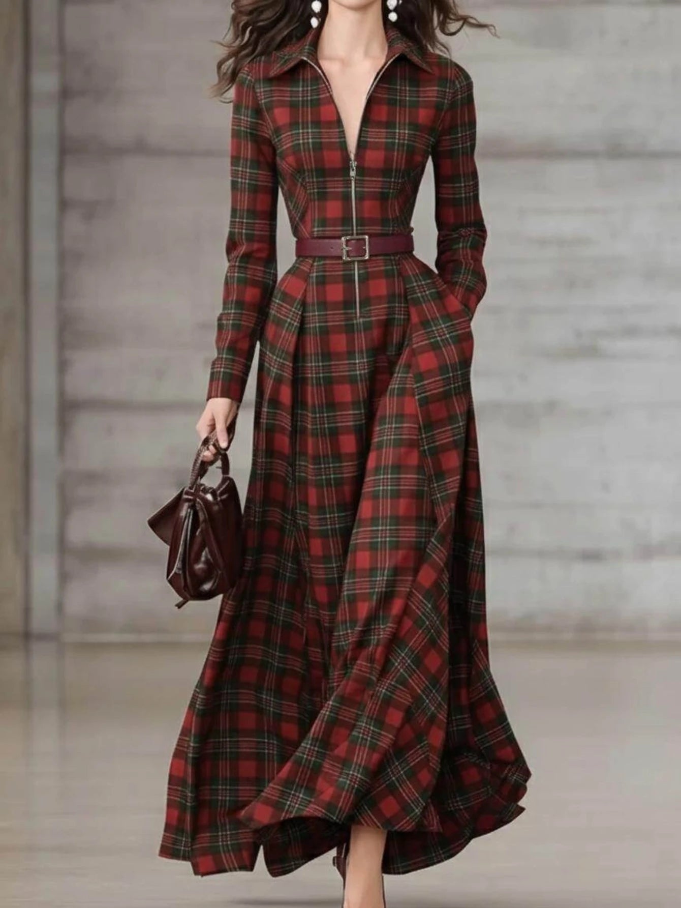 Vestido maxi con cuello y cremallera frontal con estampad...