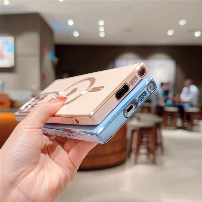 Luxury magnetic Magsafe case for Samsung Galaxy S25 and S24 Ultra, featuring sleek design and protective build by Corporación Turística.