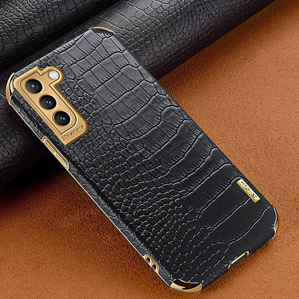 Leather Samsung Galaxy S23 Ultra case with patterned design, featuring a protective and stylish cover from Corporación Turística.