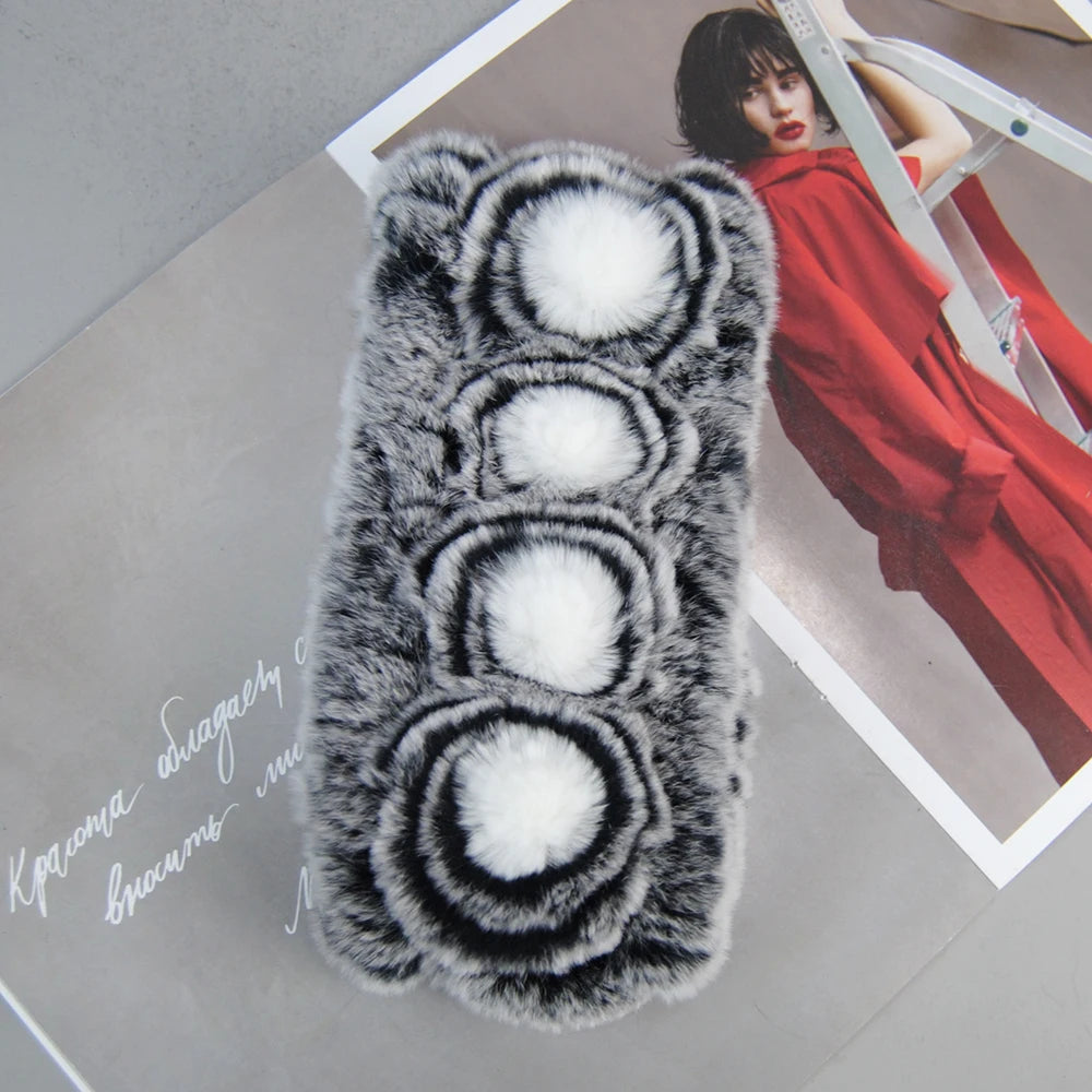 Authentic leather hat and scarf set from Nueva moda, featuring stylish textures and warm accessories in the image.