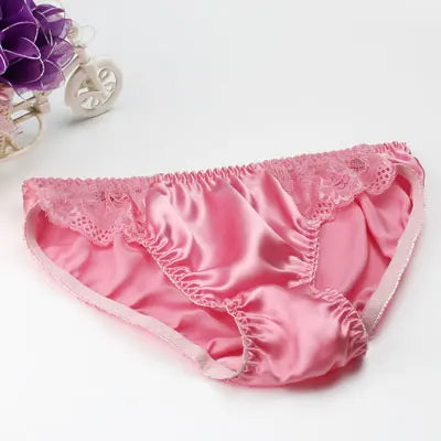 Silk women's underwear made from 100% mulberry silk, featuring comfortable and elegant design by Corporación Turística.