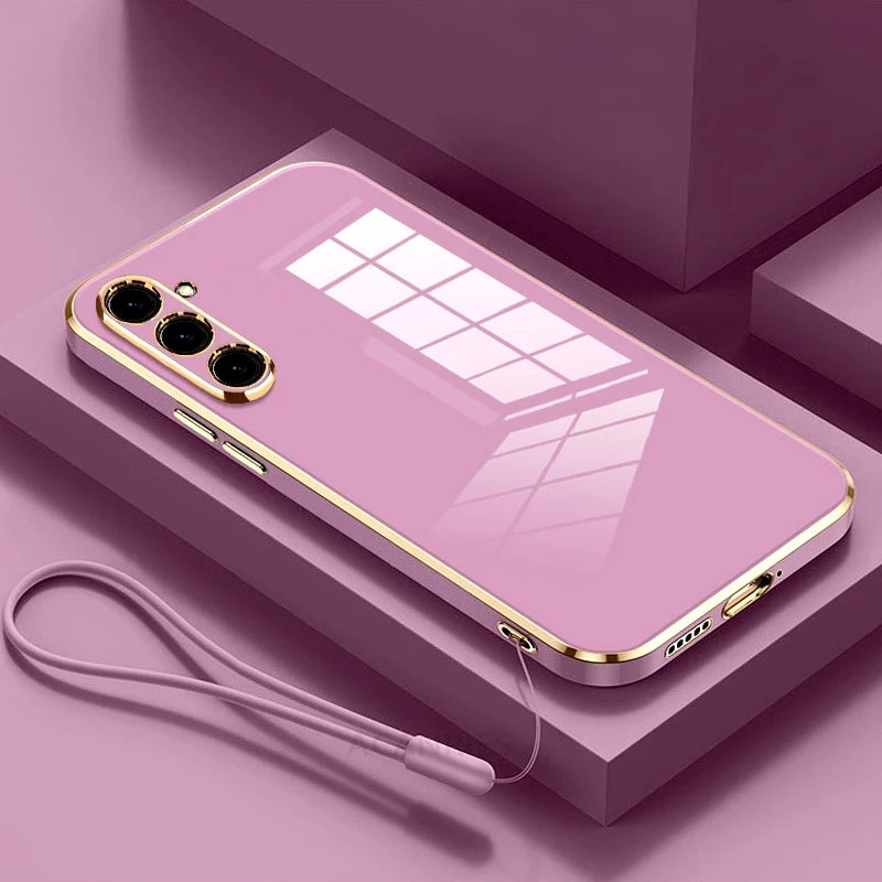 Silicone phone case with cord in luxury gold plating for Samsung Galaxy S24 Ultra, featuring a sleek, protective design.