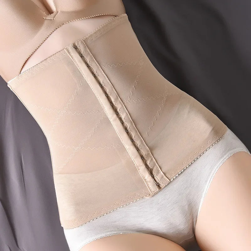 Elastic breathable memory bone buckle for adjustable support, designed by Corporación Turística, shown in a close-up image.