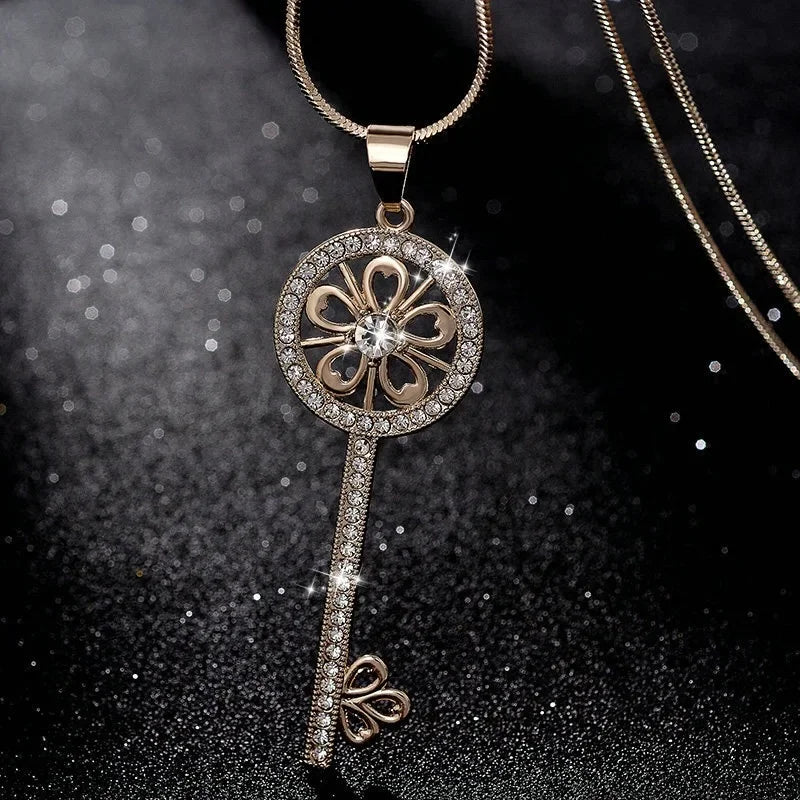 Luxury fox pendant necklace with large crystals, elegant jewelry piece featuring a detailed fox design and sparkling accents.