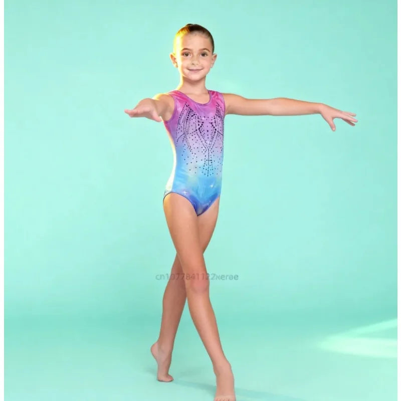 Danza ajustado maillot con estampado en caliente de Corporación Turística, shown in vibrant colors and form-fitting design.