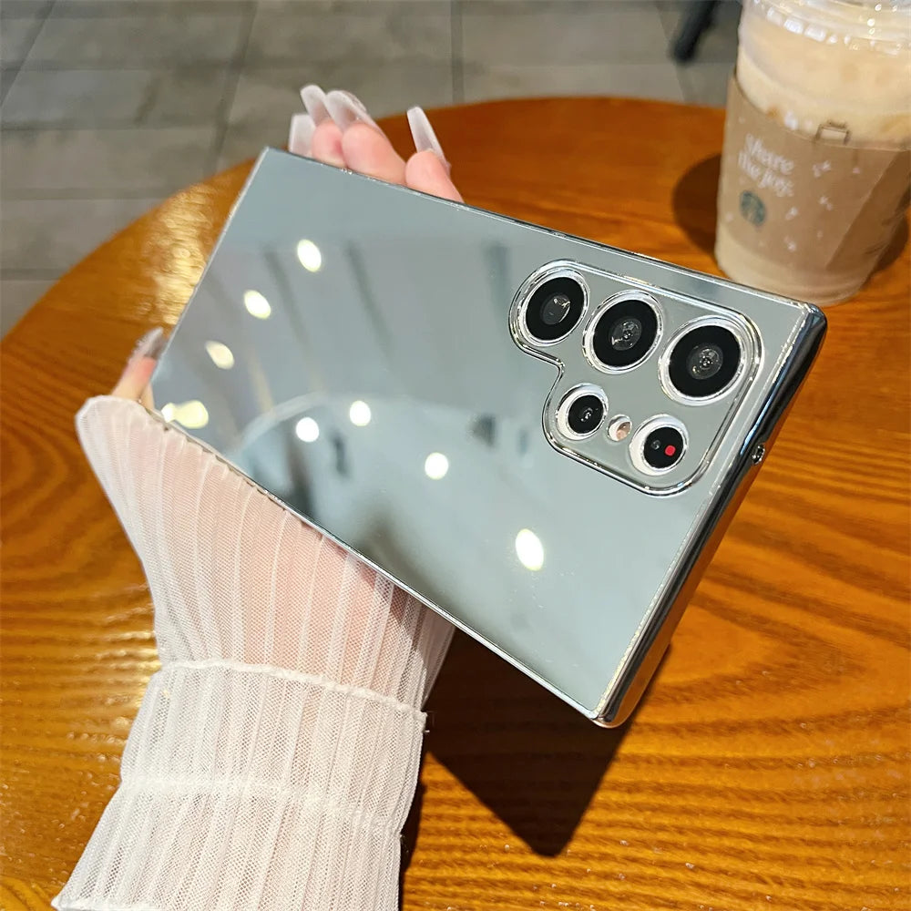 Makeup case with mirror for Samsung Galaxy, black chaped, by Corporación Turística, featuring a compact design and reflective surface.
