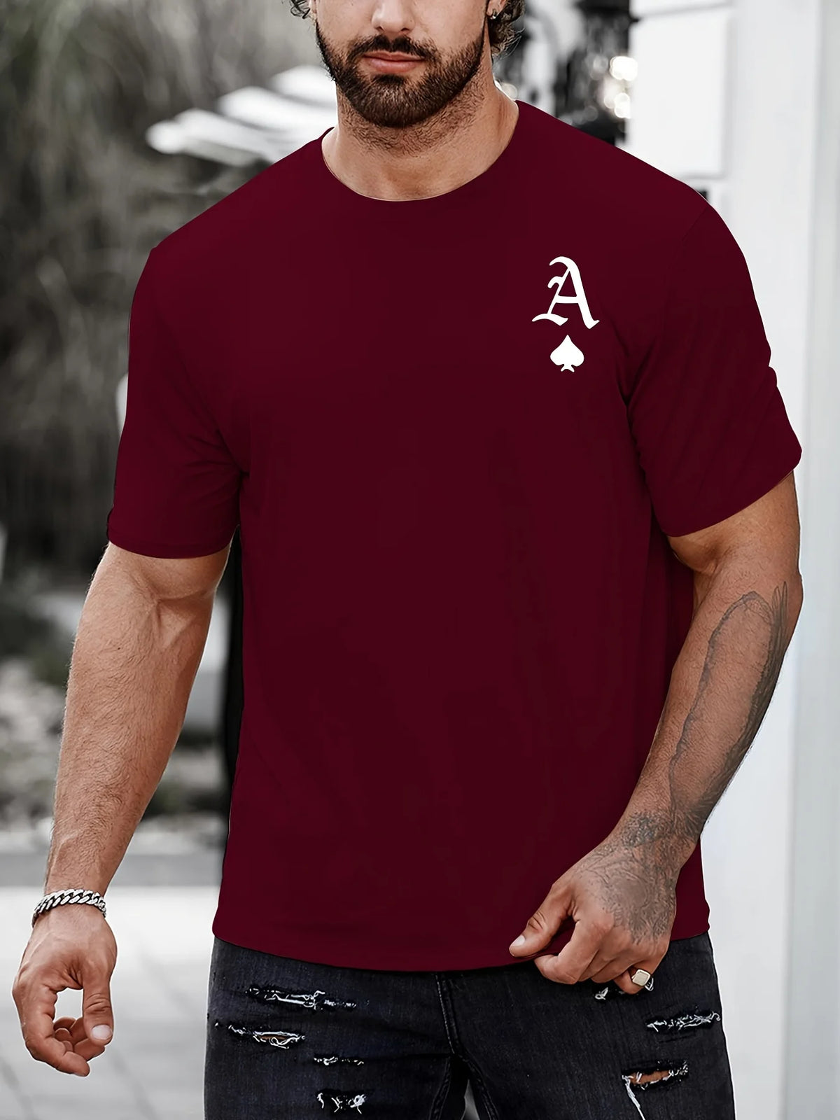 Camiseta Negra "King" Hombre: Estampado Dorado Informal