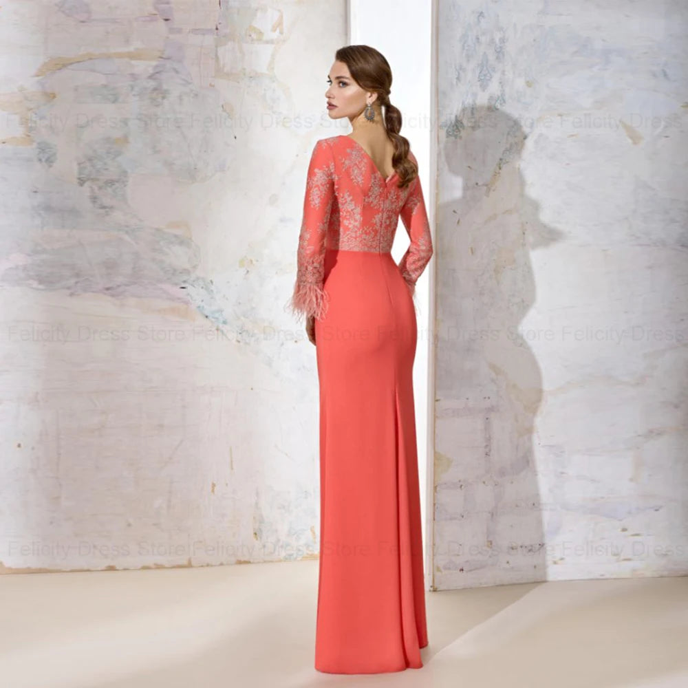 Vestido Madre Novia 2025: Largo Personalizado con Plumas y Apliques - Corporación Turística