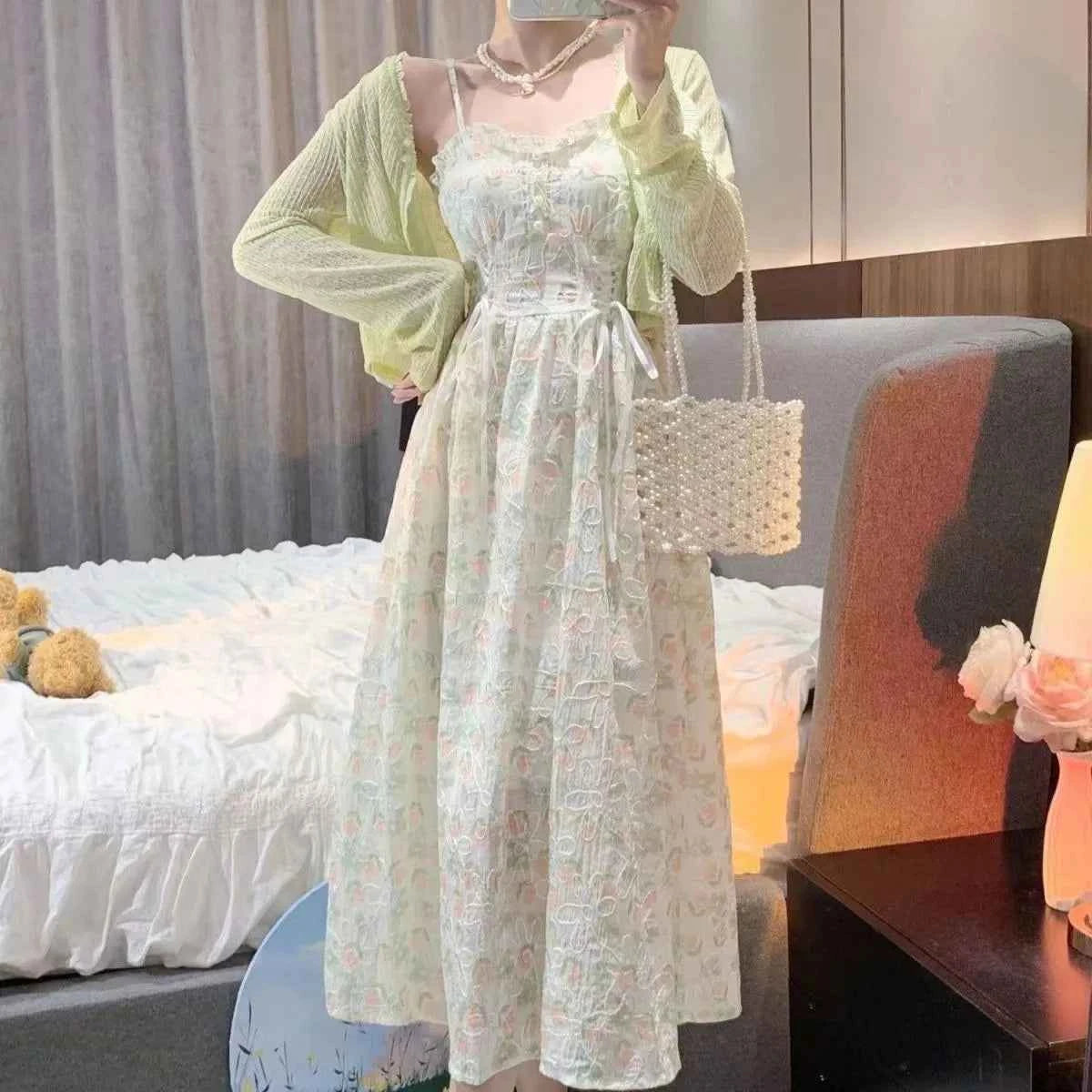 Conjunto Floral Verano 2026: Cárdigan y Vestido Ajustado