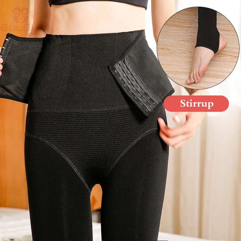 Thick velvet thermal pants by Corporación Turística, featuring soft, warm, and cozy fabric ideal for cold weather wear.