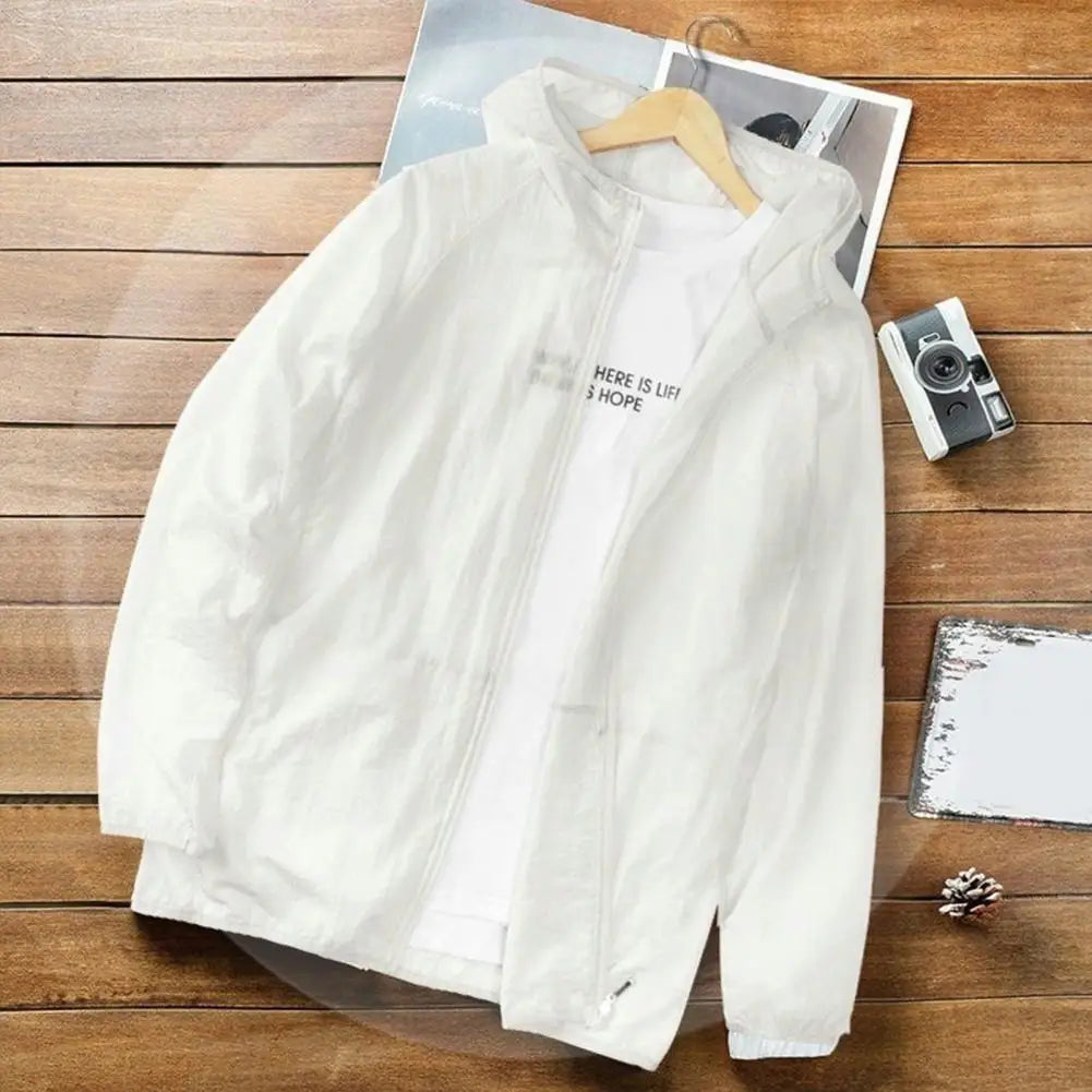 Light sun protection jacket with breathable umbrella fabric, designed as a large outdoor sunblock by Corporación Turística.