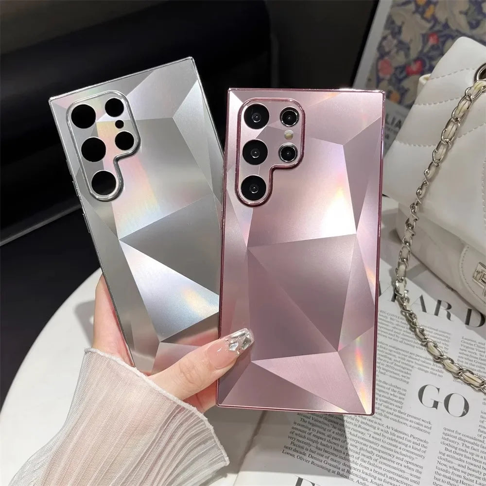 Diamond-patterned 3D gold-plated phone case for Samsung, designed by Corporación Turística, with intricate geometric details.