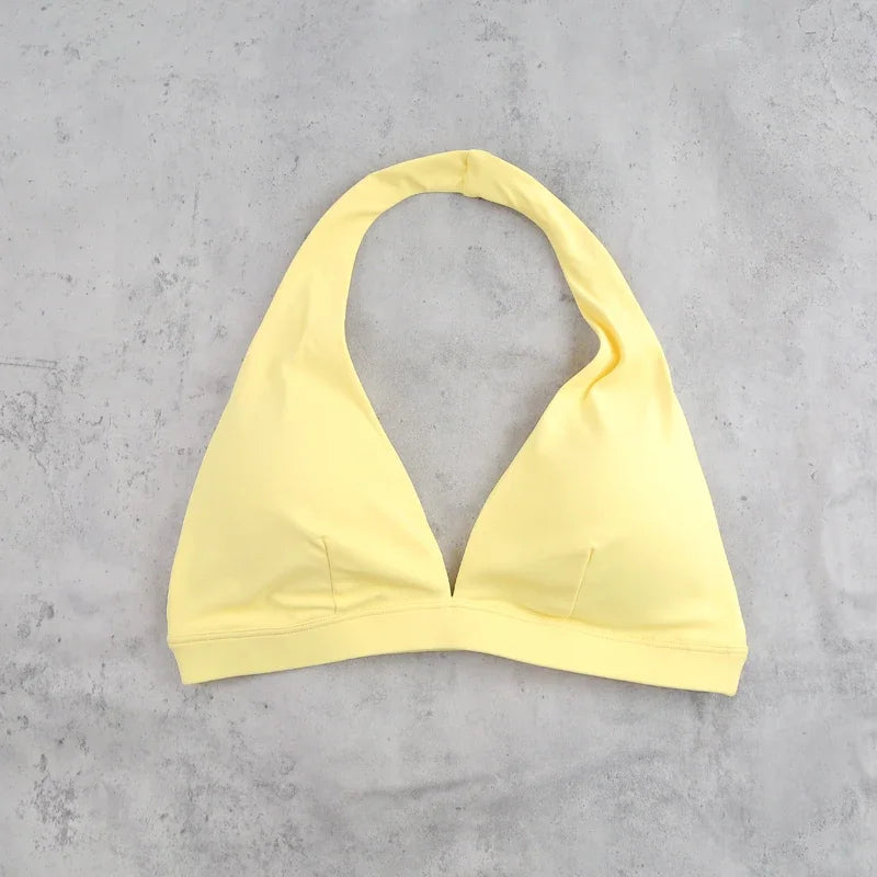 Sujetador deportivo para mujer con diseño de cuello halte...