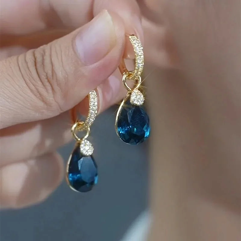 Exquisitos pendientes colgantes de cristal en forma de go...