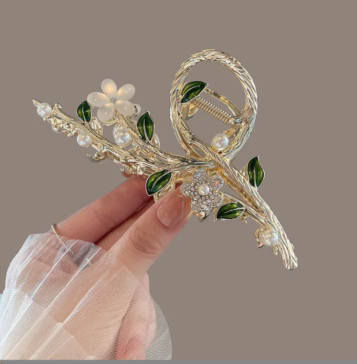 Pinza de Pelo Gótica con Forma de Araña para Mujer, de Metal Calado con Imitación de Perla, Tipo Tiburón, con Dijes, Accesorios de Pelo Modernos M