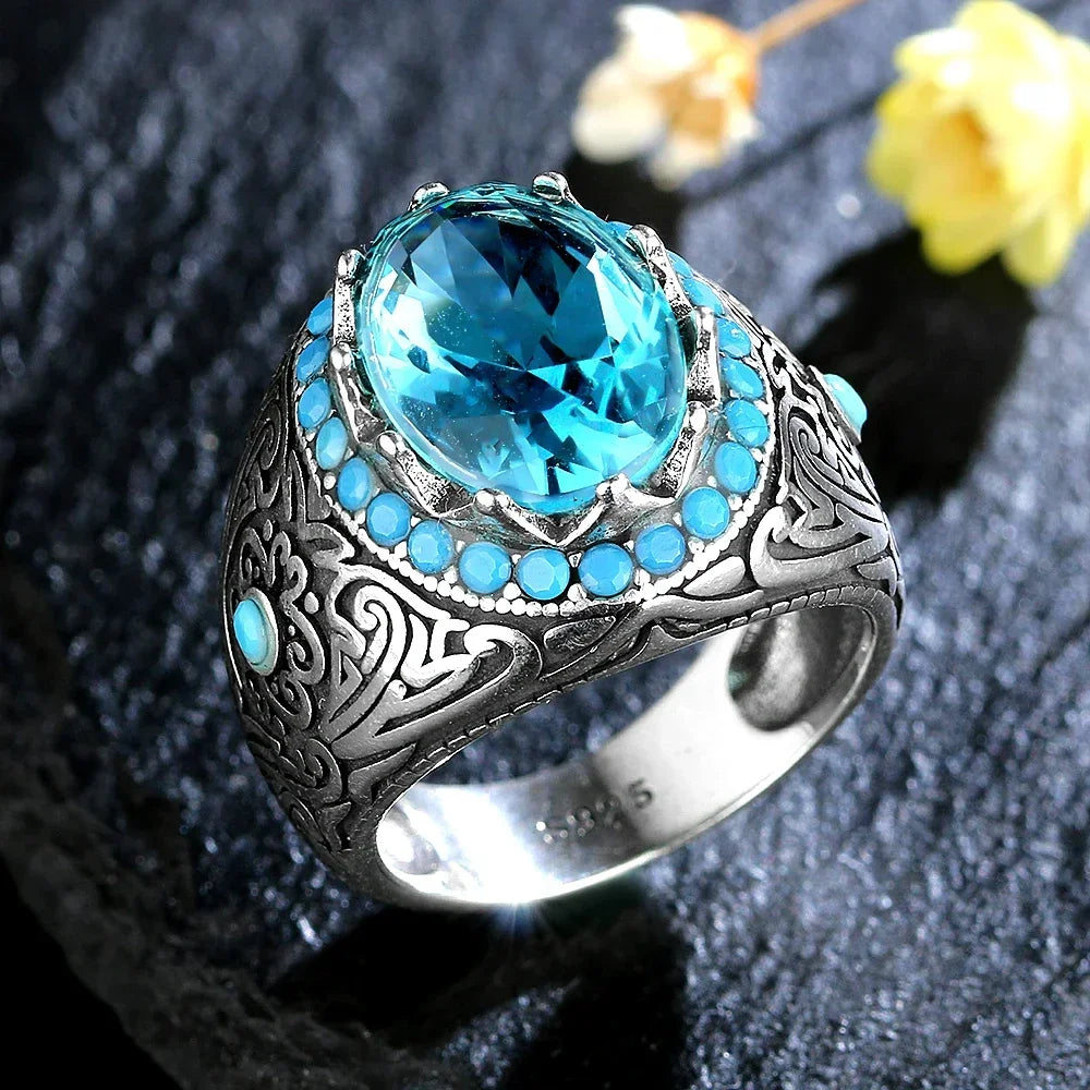 Silver unisex ring from Corporación Turística, stylish finger ring for men and women, featuring a sleek, polished design.