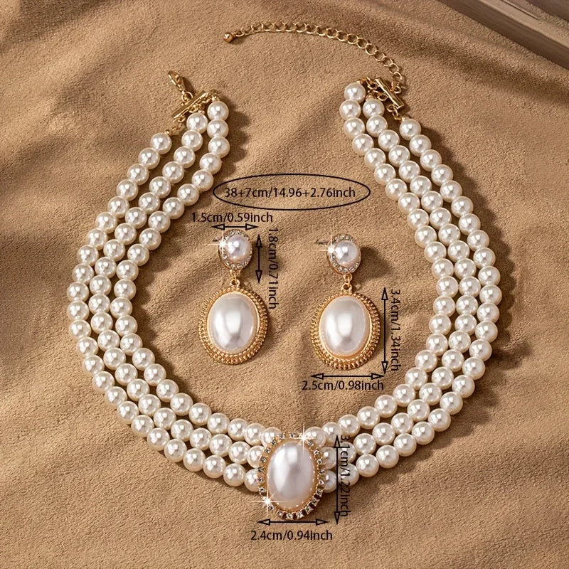 Elegante Collar de Perlas de Imitación y un Par de Elegan...
