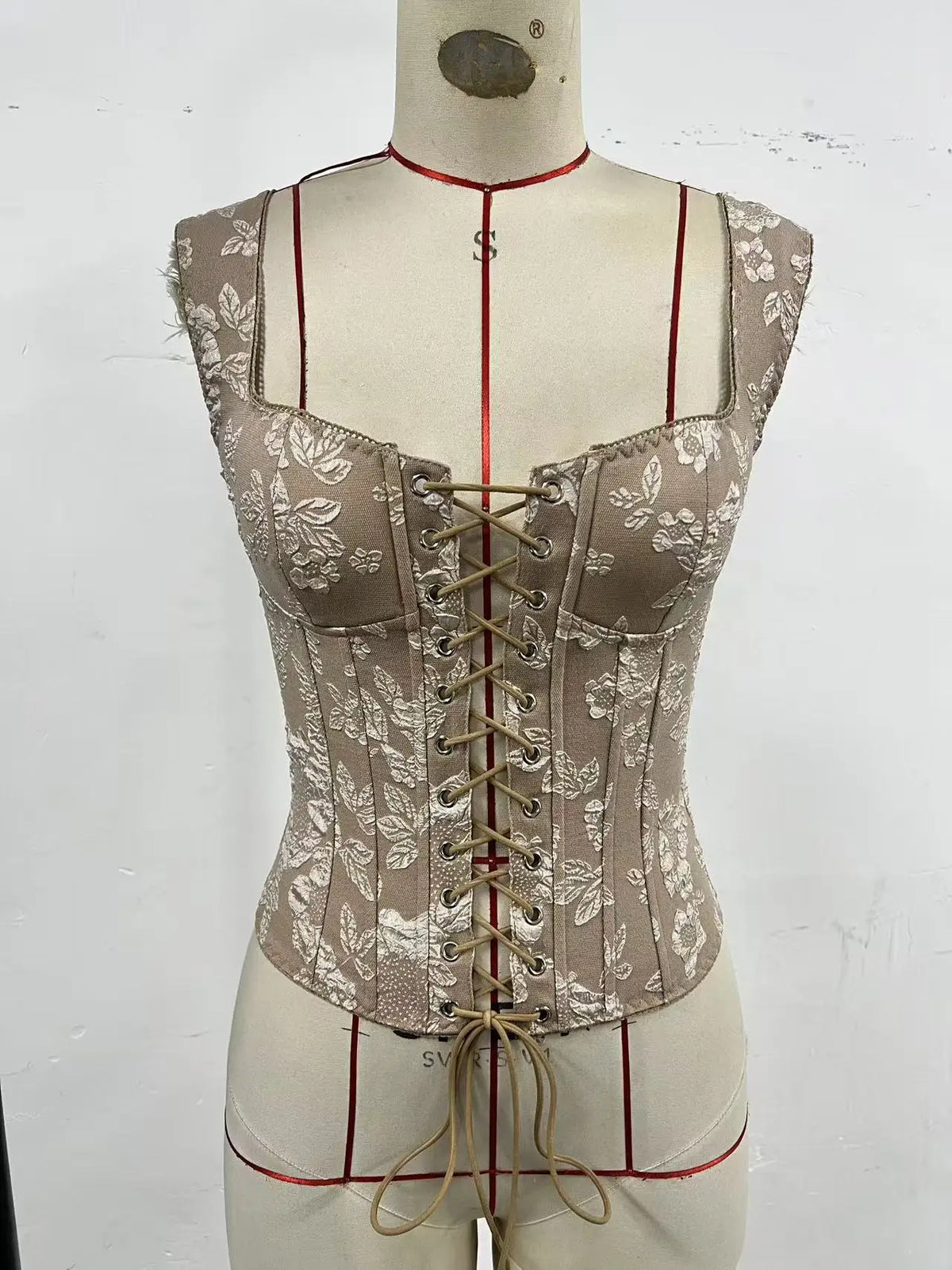 Retro floral jacquard corset top for women with adjustable straps, stylish and elegant, featuring intricate floral patterns.