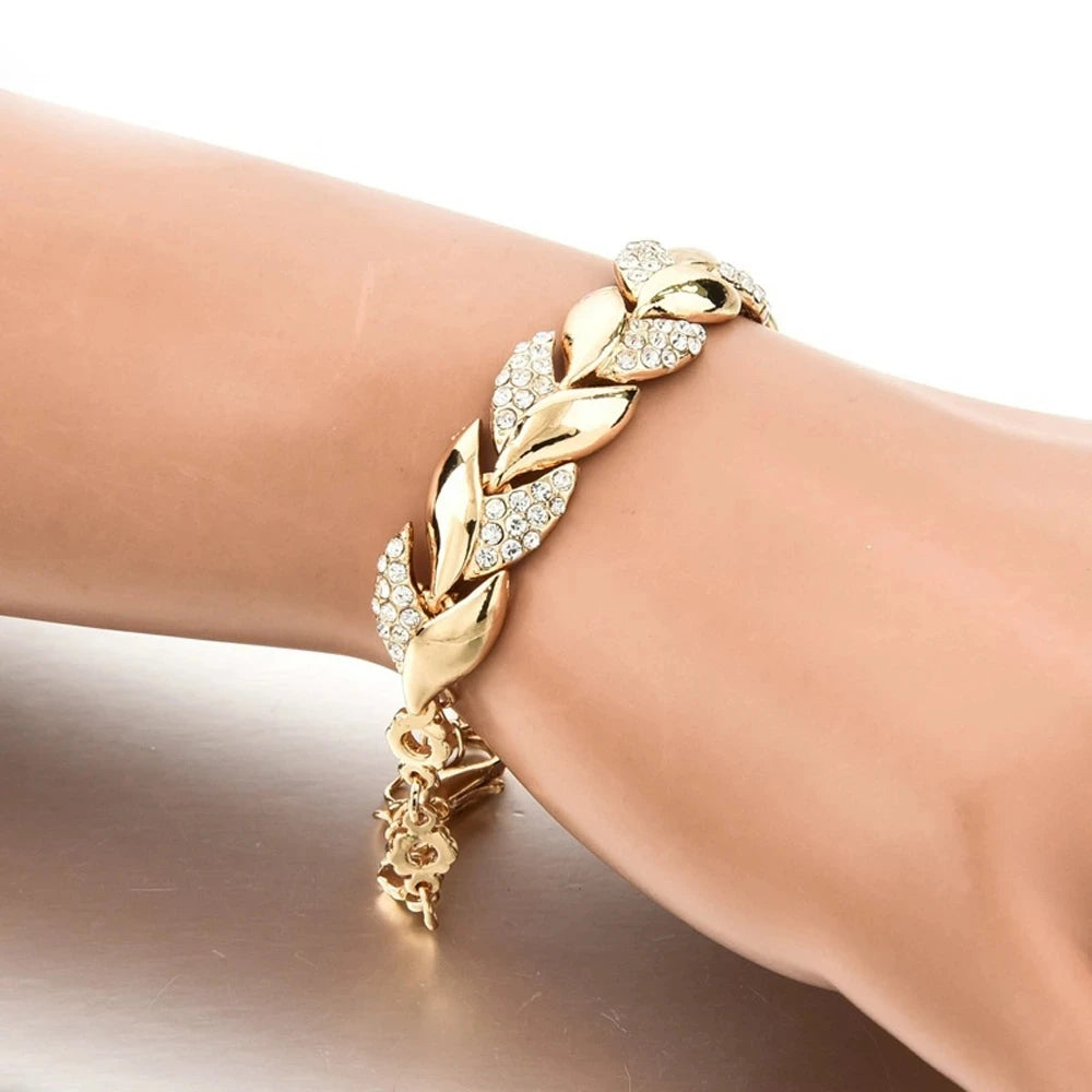 Nueva llegada de Plata de Ley 925, elegante pulsera llama...