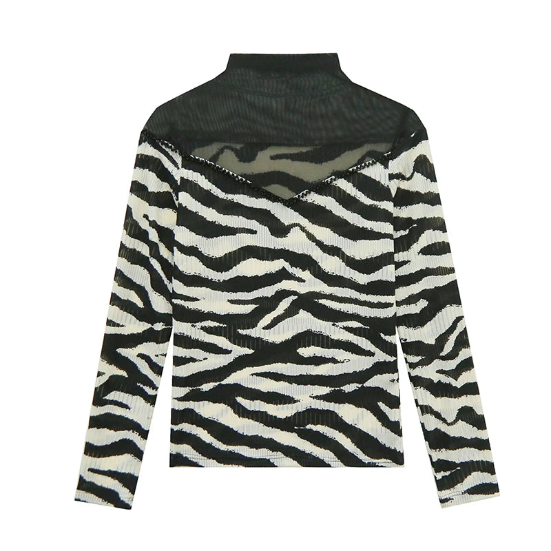 European 2025 autumn winter shirt by Corporación Turística, showcasing a stylish, warm clothing piece for cold weather.