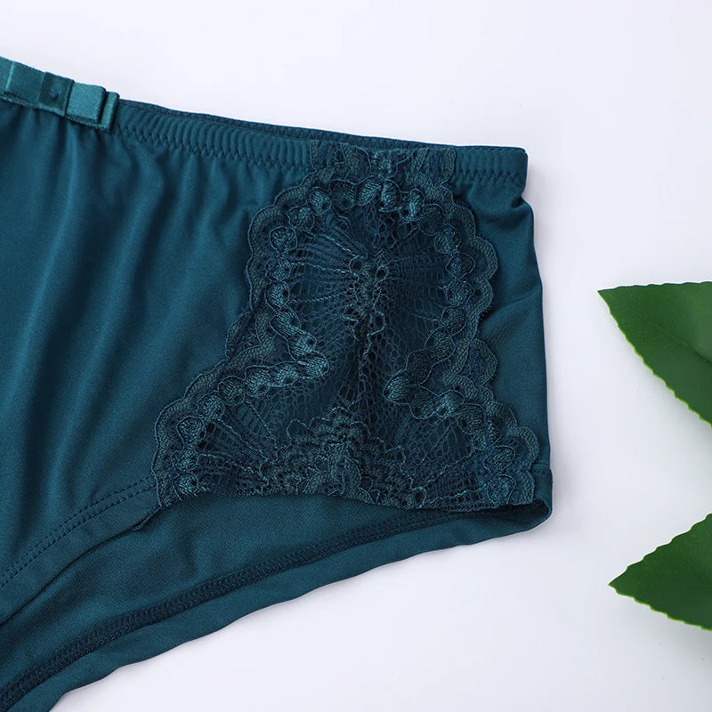 Seamless women's sexy panties by Corporación Turística, comfortable and stylish lingerie for women, shown in black fabric.