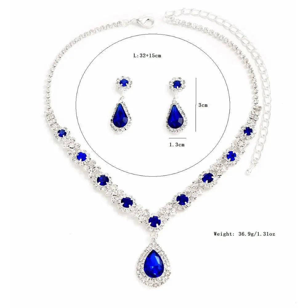 Conjunto de pendientes y collar de joyería de cristal a l...
