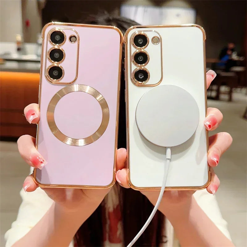 Magnetic gold-plated phone case for Samsung Galaxy S26 with sleek design and protective features by Corporación Turística.