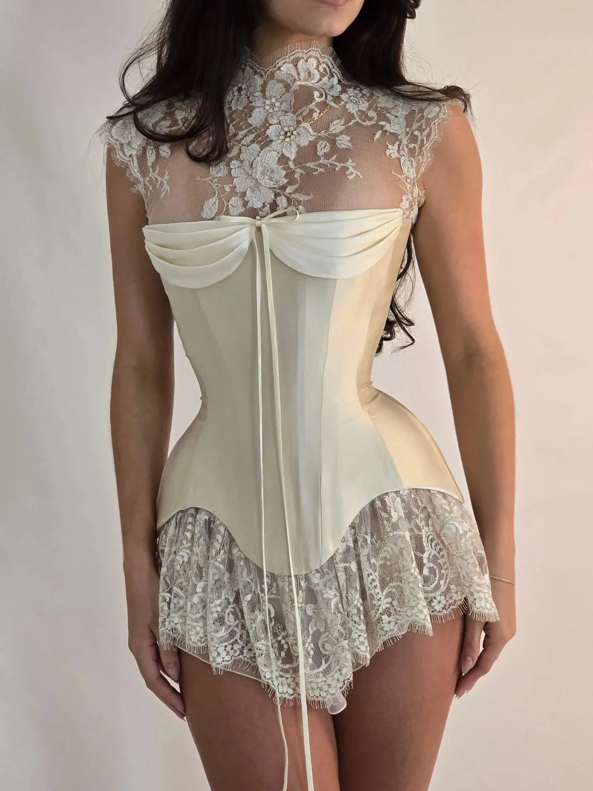 Vestido de Noche MAE Personalizado Color Marfil con Cuell...