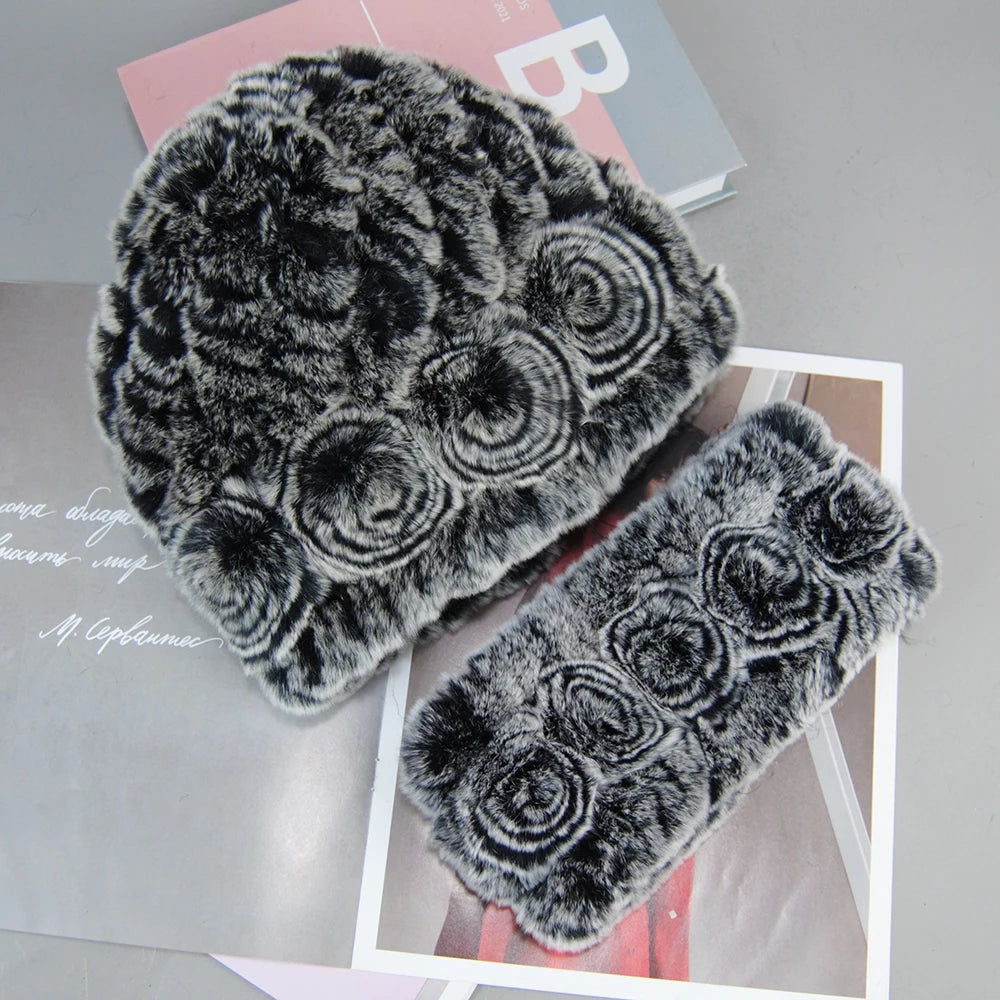 Authentic leather hat and matching scarf set by Corporación Turística, featuring stylish, high-quality fashion accessories.