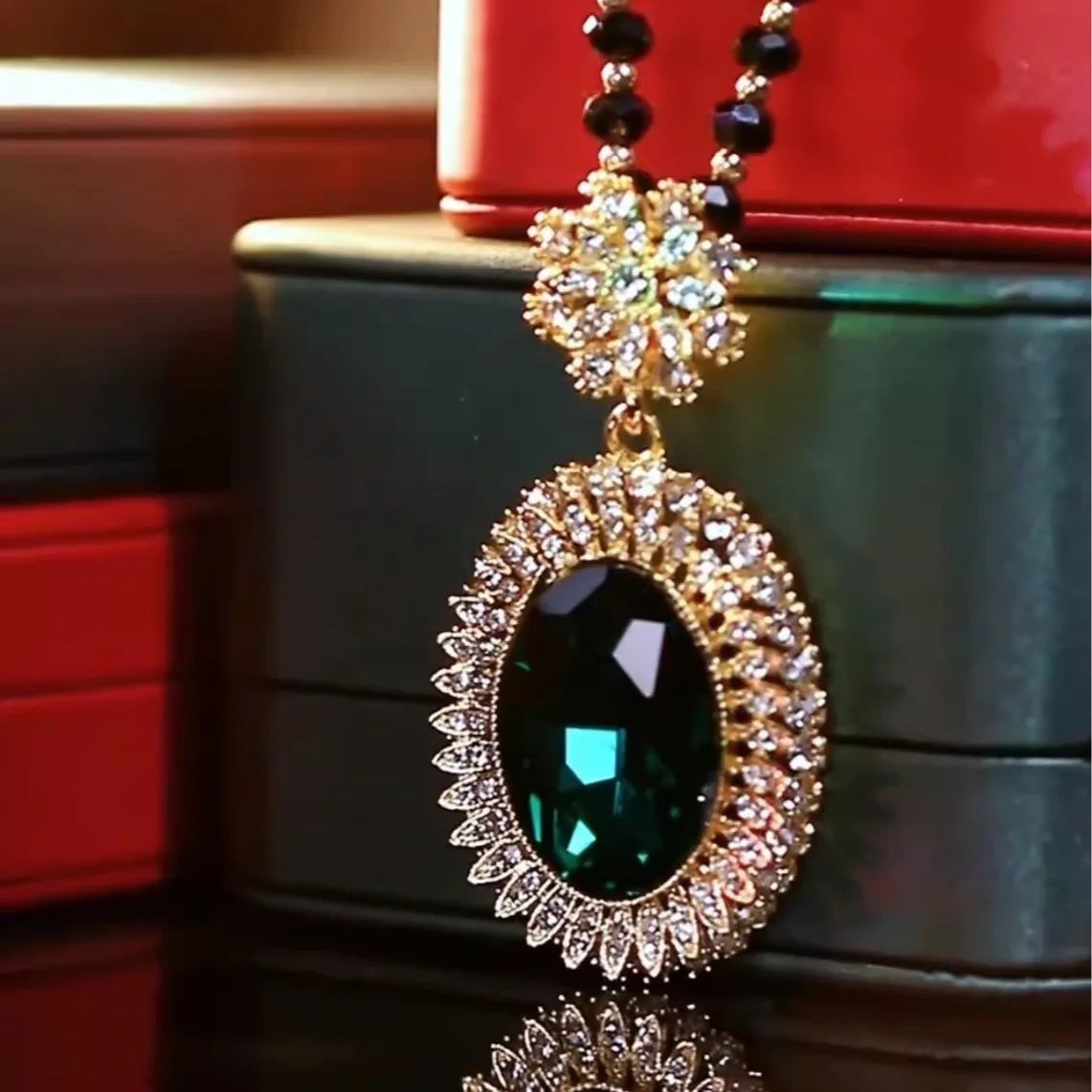 Luxury fox pendant necklace with large crystals, elegant jewelry piece from Corporación Turística featuring a stylish collar design.