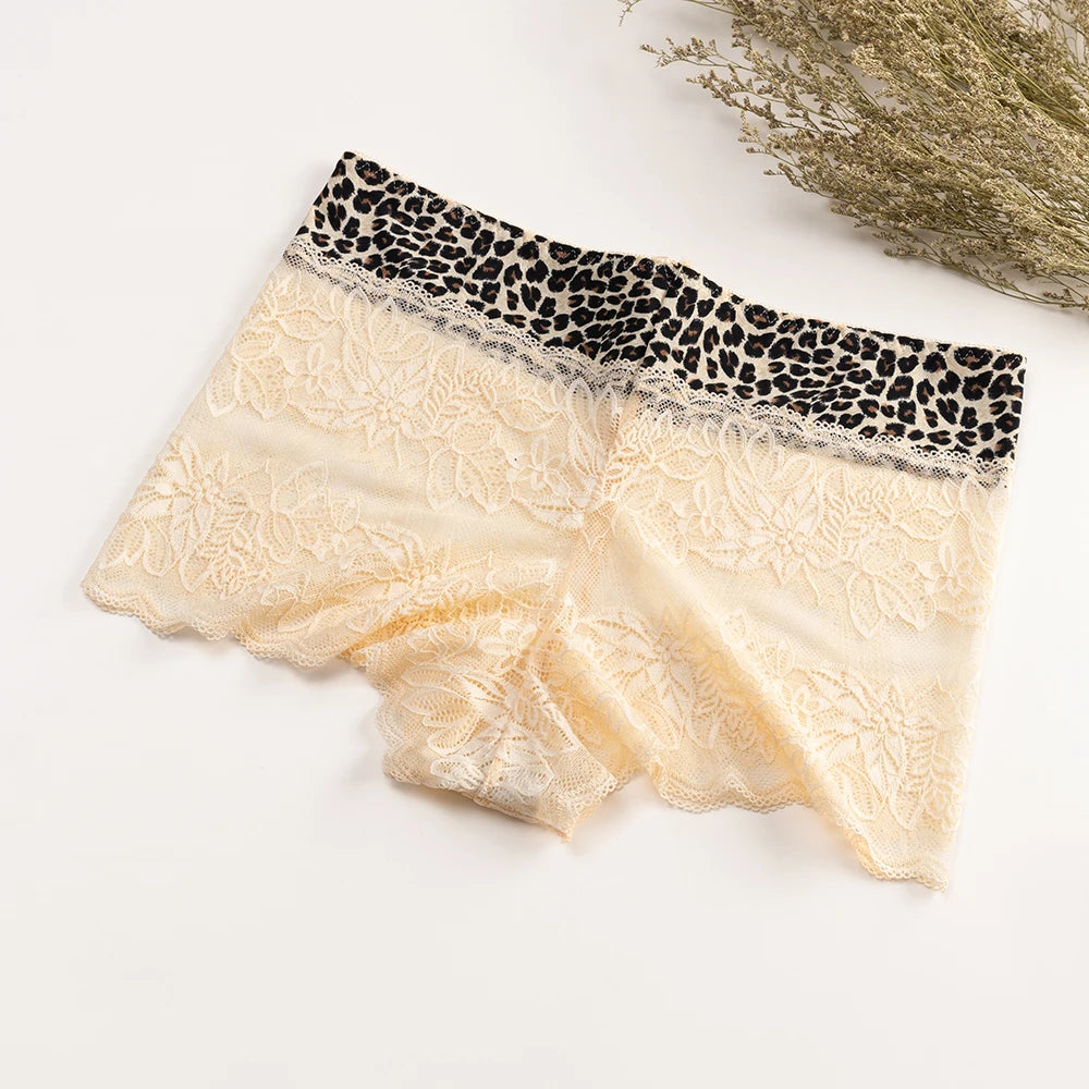 Lingerie BZEL women's lace cut-out calzones de encaje, stylish and comfortable undergarments with intricate lace design.