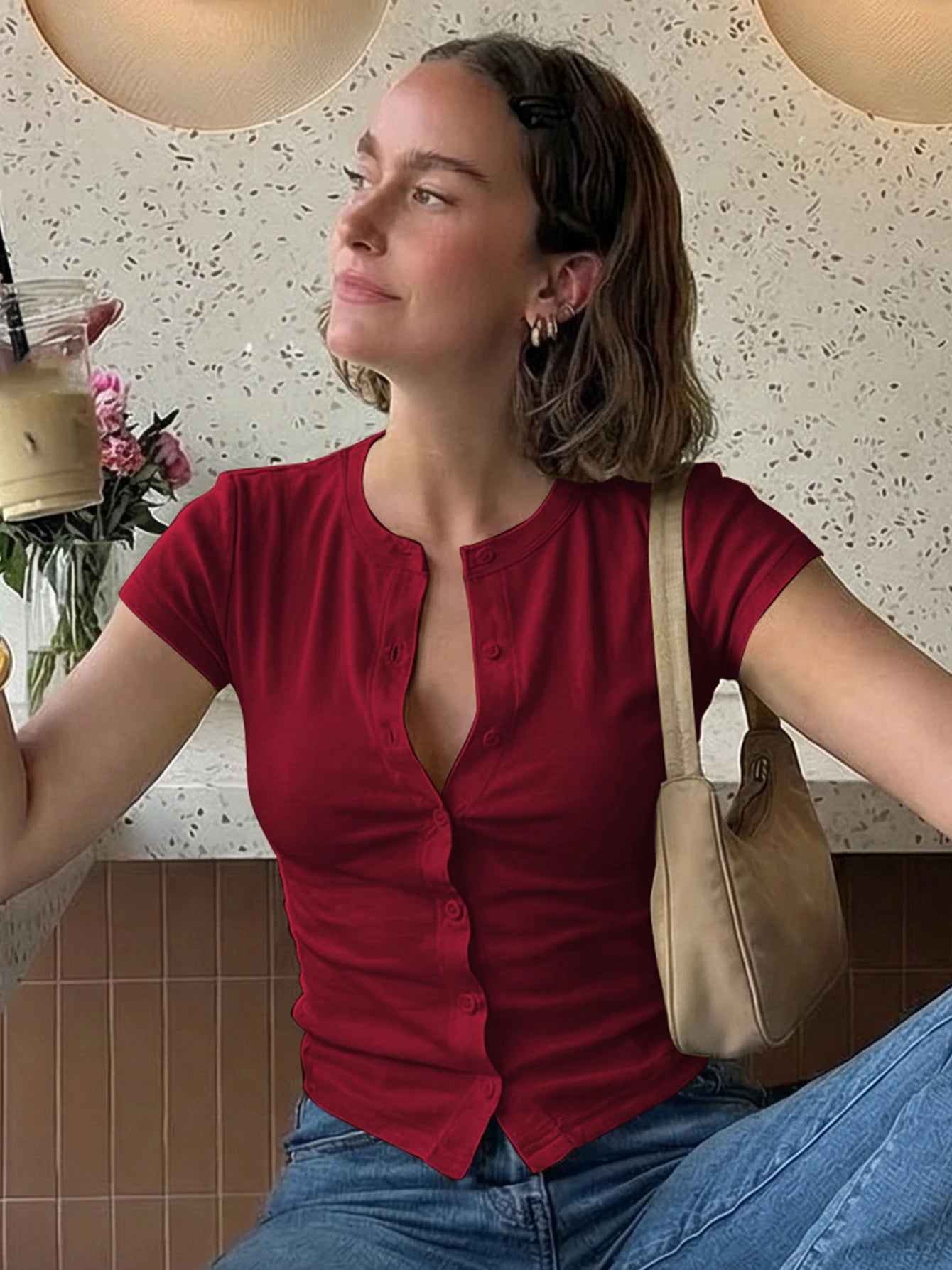 Camiseta Básica Ajustada Mujer Verano Club Fiesta | Estilo Minimalista Botones